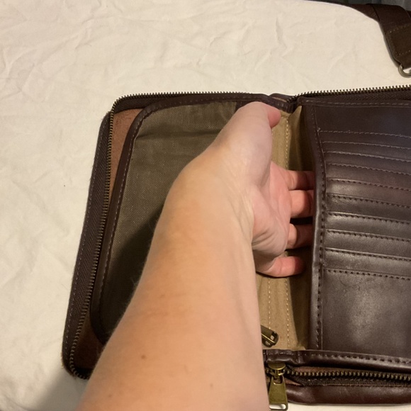 Linshi Tasks Brown Leather Organizer Crossbody Purse. - Picture 13 of 15